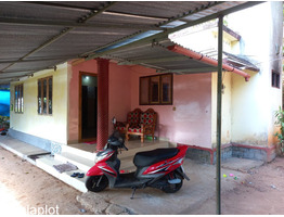 20 cents land with  house for sale near Pathinaramkandam  Murickassery , Thopramkudy , Idukki