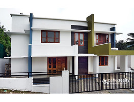 7 cent with  2 story house near bathery @ 68 lakh.