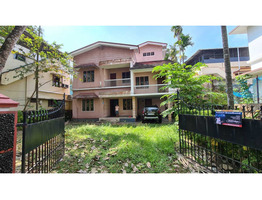 9.127 cent land  and  2500sqft house  for sale at poonithura ernakulam