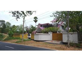21 CENTS OF LAND AND 5 BHK HOUSE FOR SALE AT ATOOR, THRISSUR.