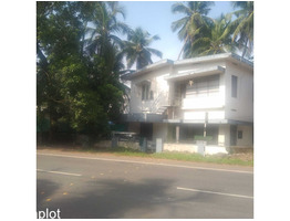 land with house sale at Pappinisseri ,Kannur