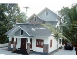 1.5 acre with 4 bhk house for sale in Pathirichal near Mananthavady @ 1.80 Cr..
