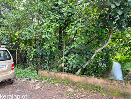 land for sale in kumpazha