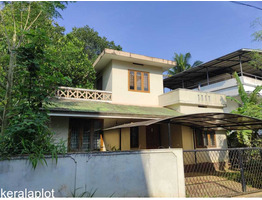 7 cent land with 1100 sq ft house in Chalakudy, Thrissur