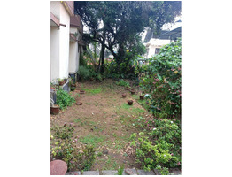 14.972 CENTS PLOT WITH 2850 SQFT 25+ OLD HOUSE INSIDE  A GATED COLONY FOR SALE