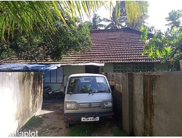11 cent Land with Tiled house for sale in Thiruvanthapuram