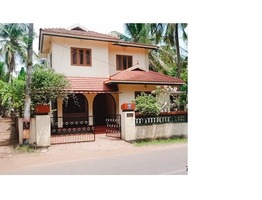 12 CENT LAND AND HOUSE FOR SALE IN PERIMBADARI MANNARKKAD PALAKKAD