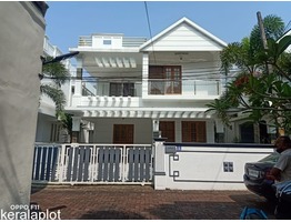 5 BHK 2700 sqft Gated villa in 5.25 Cents for sale at Vennala Ernakulam