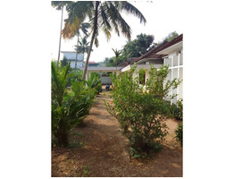 35 cent land with 4500 sqft house for rent at Udayamperoor junction, Eranakulam