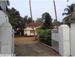 35 cent land with 4500 sqft house for rent at Udayamperoor junction, Eranakulam