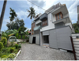 7.5 cent land with 2830 sqft Residential House for sale at Onnamkutty, Kayamkulam, Alappuzha