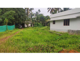 5.5 cent land with House sale near by kiliroor devi temple