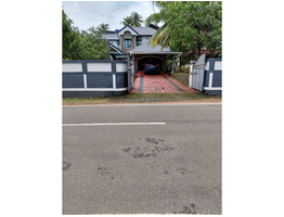 20 Cent Land With 3000 Sqft House for sale at Avittathur Junction
