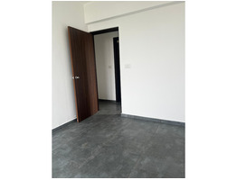 850 Sqft brand 2 BHK Flat For sale at vytila