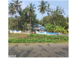 10 Cent Land With 1000 Sqft House For Sale near by Varode Junction