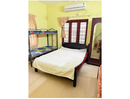 COMMERCIAL HOUSE FOR SALE