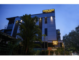 Commercial building for sale