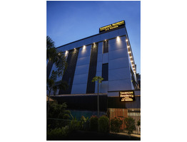 Commercial building for sale