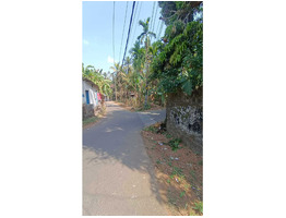 30 cent land for sale near Sree Nhangattiri Bhagavathy Temple