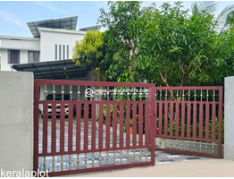 9.5 Cent land with 1350 Sqft House For sale near Madathumpady