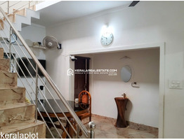 9.5 Cent land with 1350 Sqft House For sale near Madathumpady
