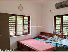 9.5 Cent land with 1350 Sqft House For sale near Madathumpady