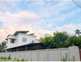 9.5 Cent land with 1350 Sqft House For sale near Madathumpady