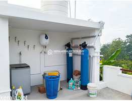 9.5 Cent land with 1350 Sqft House For sale near Madathumpady