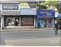 Commercial building for sale