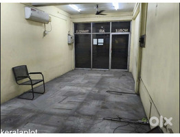 Commercial building for sale