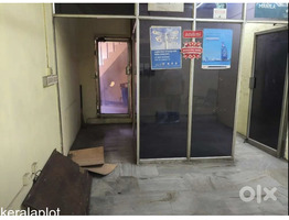 Commercial building for sale