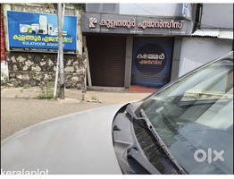 Commercial building for sale