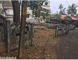 Residential land for sale -15.5 cent costs 4.5 lakh/ cent